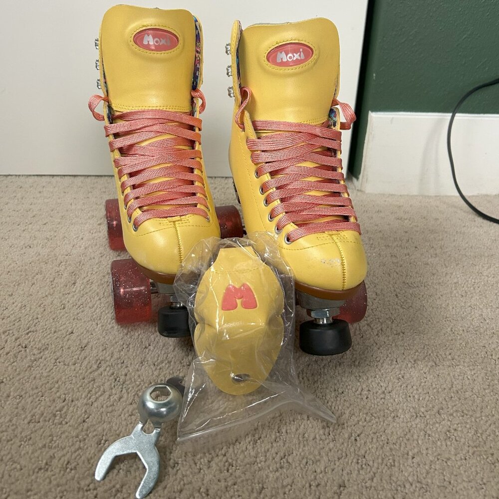 Moxi Beach Bunny Outdoor Roller Skates